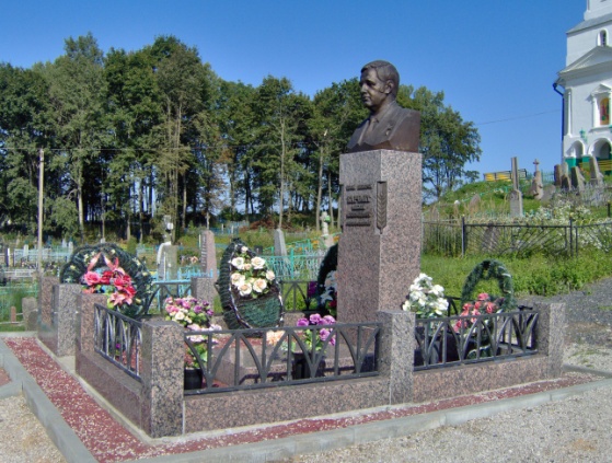 Памятник на могиле М.А.Карчмита