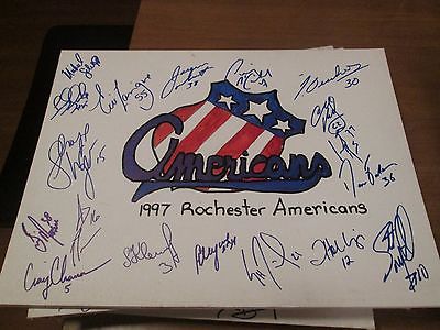 Автографы игроков клуба "Рочестер Американс" из АХЛ в сезоне 1996/1997. Автограф Мезин по центру внизу с его игровым номером 34