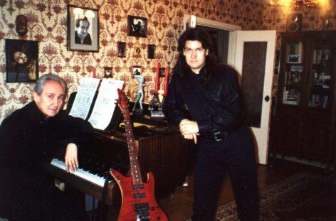 Белорусский композитор Дмитрий Смольский со своим сыном, гитаристом Виктором