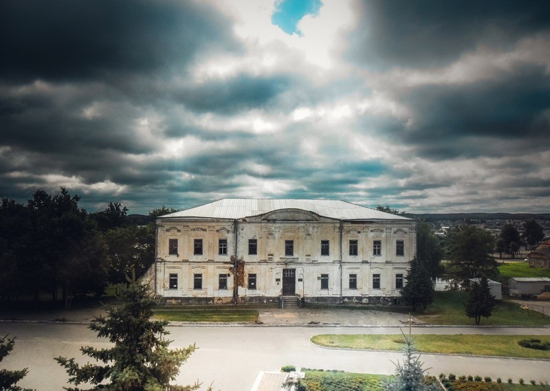 dyatlovskiy-dvorets