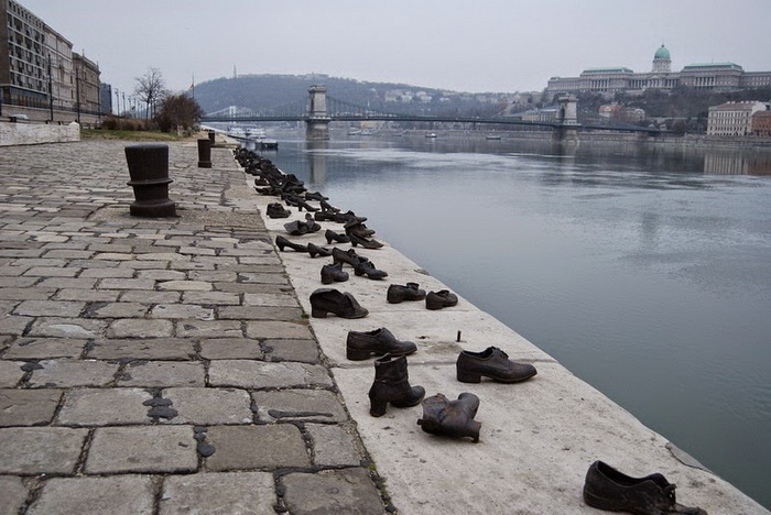 Туфли на набережной Дуная венгрия